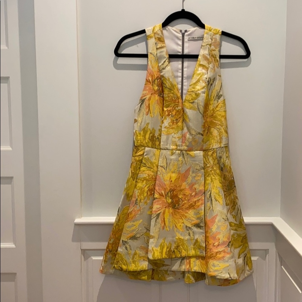 Alice + Olivia Yellow Gold White Mini Dress. Sz 4.